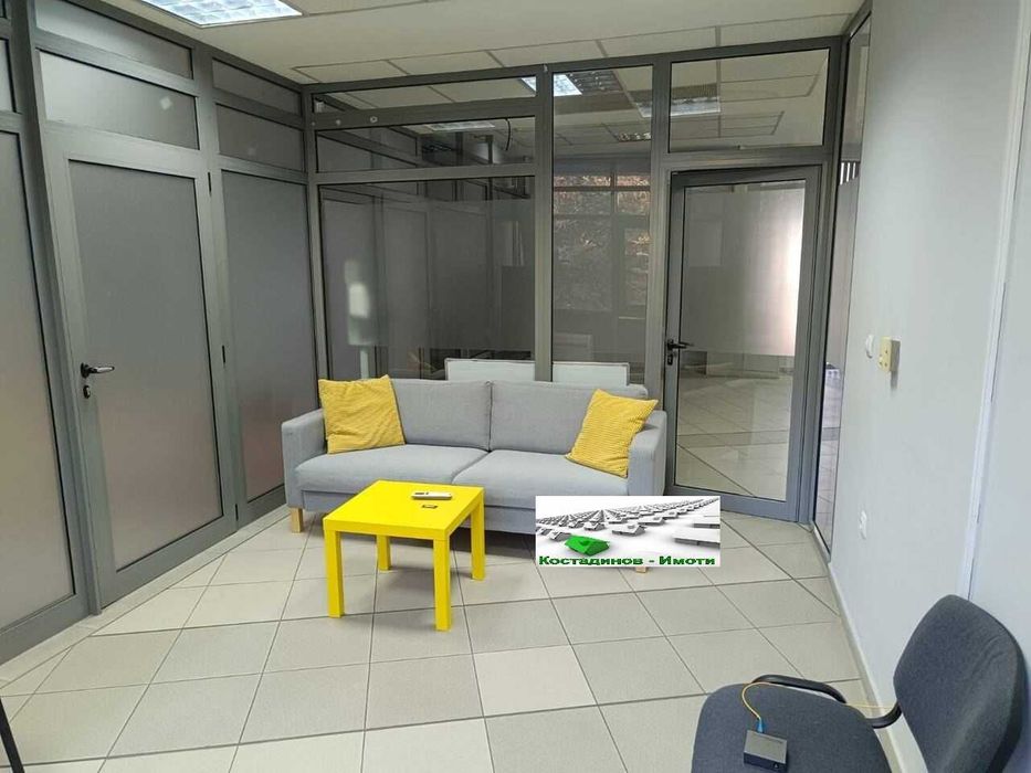 Дава се под наем Офис в Пловдив, Център - 279 кв.м за 1947.69 € - Снимка #8