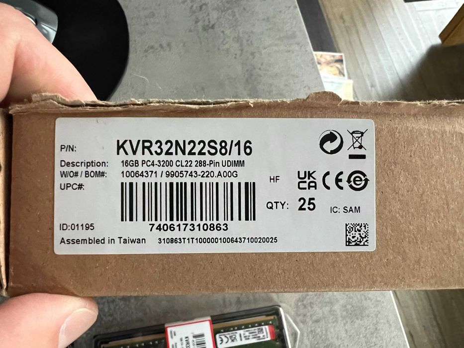 НОВИ, запечатани RAM 16GB 3200MHz DDR4 Kingston KVR32N22S8/16!