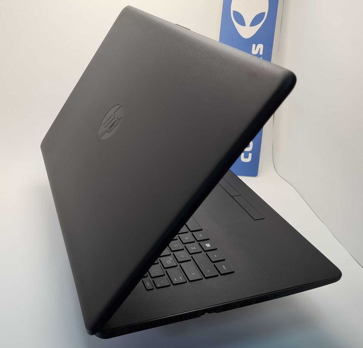 HP 17-BS011NG i3 7100U/8GB/128SSD/500HDD
