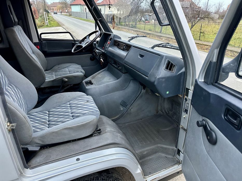 Mercedes 100 Mb, 2.4 diesel, 75 Cp, an 1994, 8+1 locuri
