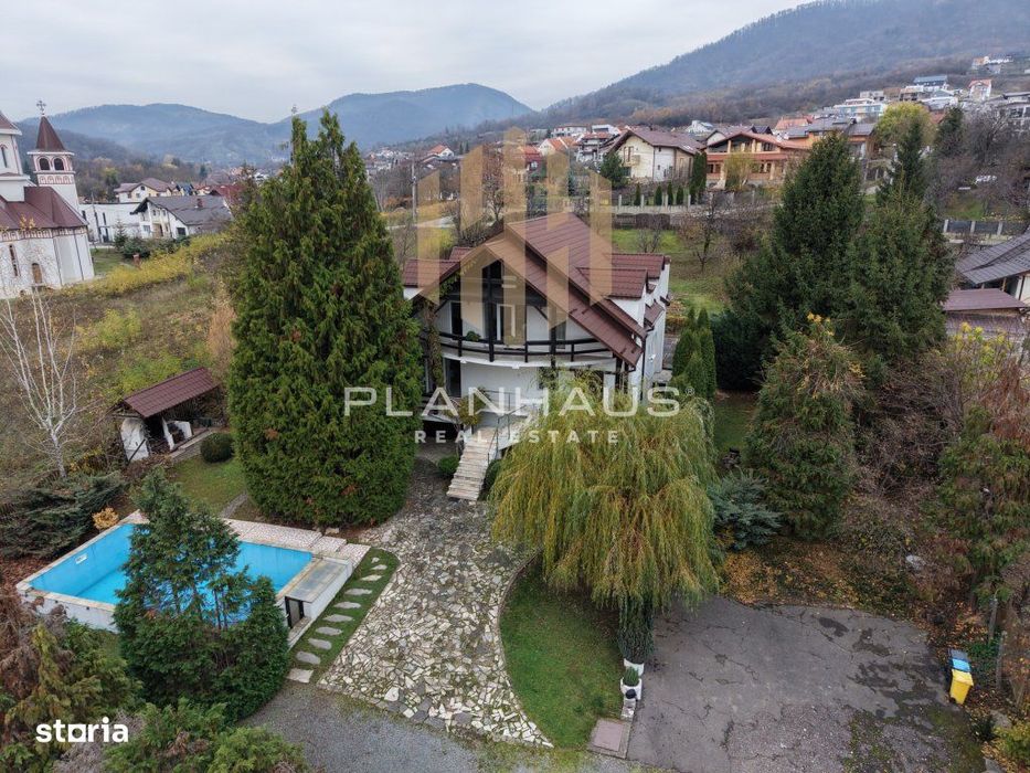Casă cu piscină și teren de până la 25 ari – în Baia Mare, apr