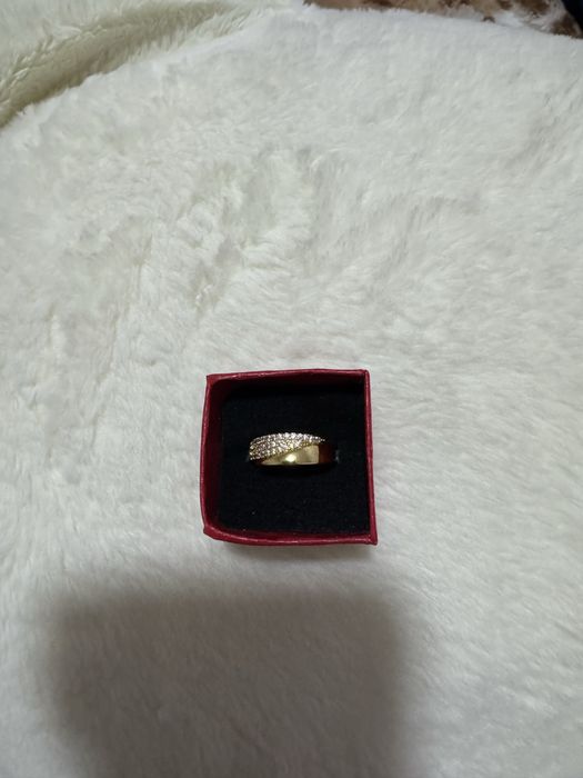 Кольцо в подарочной коробке