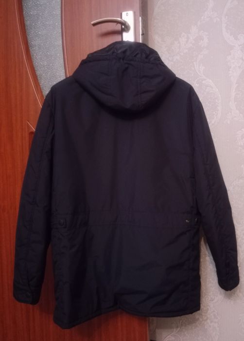 Продам куртку осень весна
