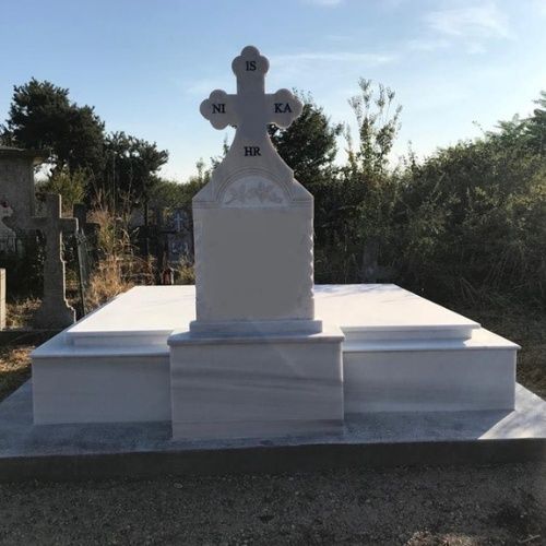Vând monumente funerare