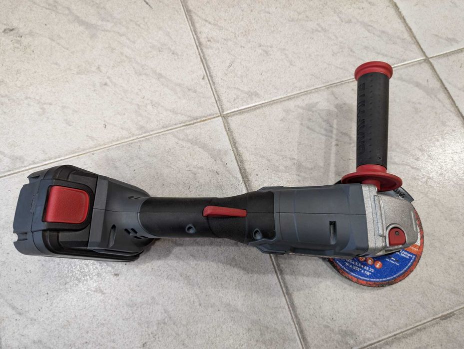 Акумулаторен комплект 18v Graphite. Винтоверт, ъглошлайф, циркуляр.