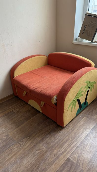 Отдам даром диван