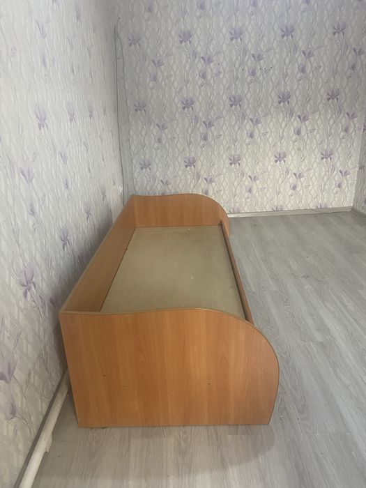 Продам кровать односпальную