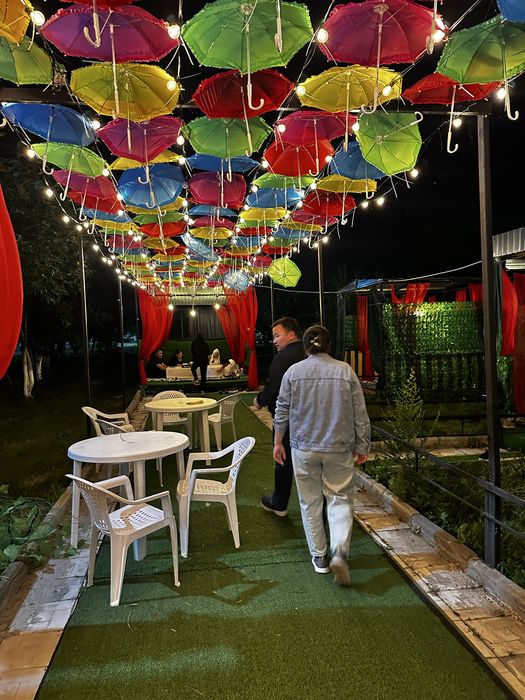 Летнее кафе в центральном парке……