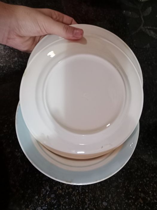 Срочно продам тарелки
