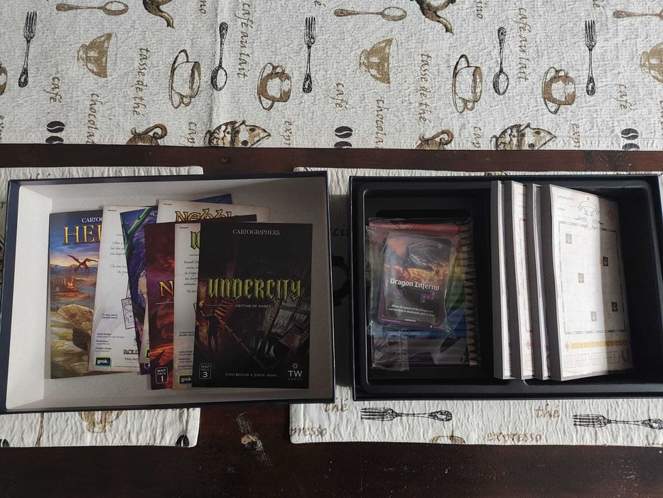 Joc de societate / Boardgame Cartographers Collector's Edition