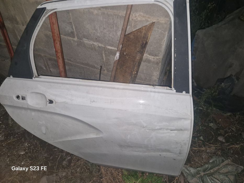 Продам задний дверь на лада веста