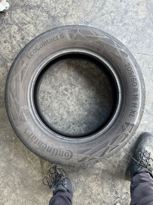 205/60/16 Continental