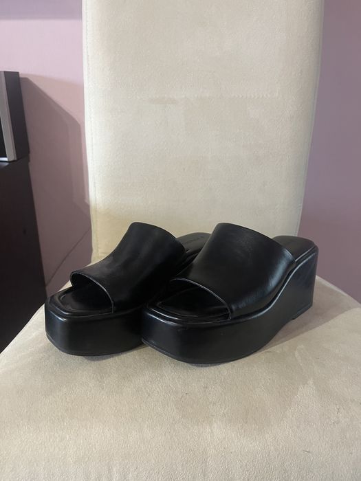 Stradivarius Чехли