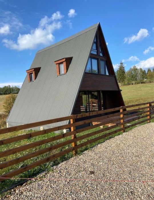 Cabana din lemn masiv si uscat