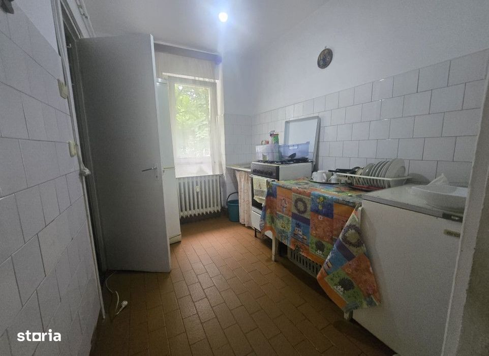 Apartament 2 camere Podu Ros-Asachi,50mp,etaj 1/4,fara risc Cod:163322