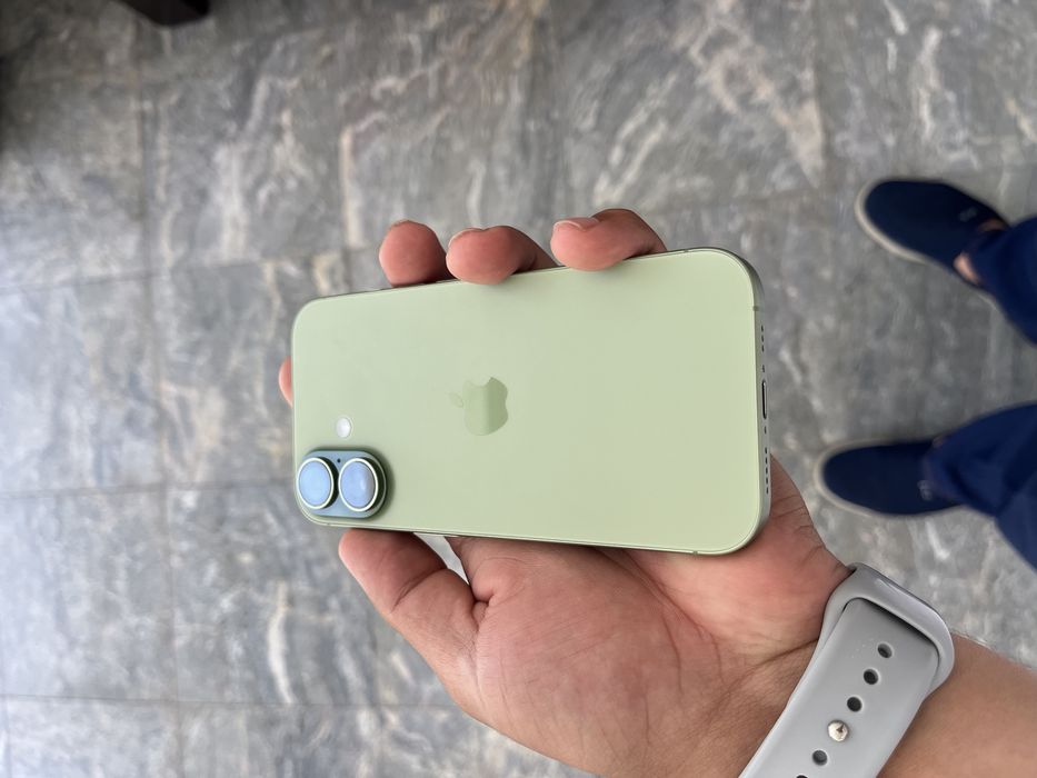 Iphone 17 green rangi srochna sotiladi kelishiladi