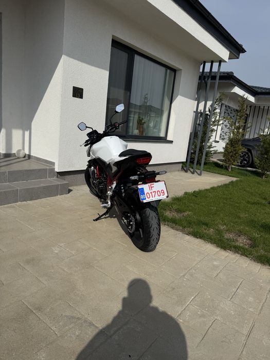 Vand Honda Hornet 750 predare leasing