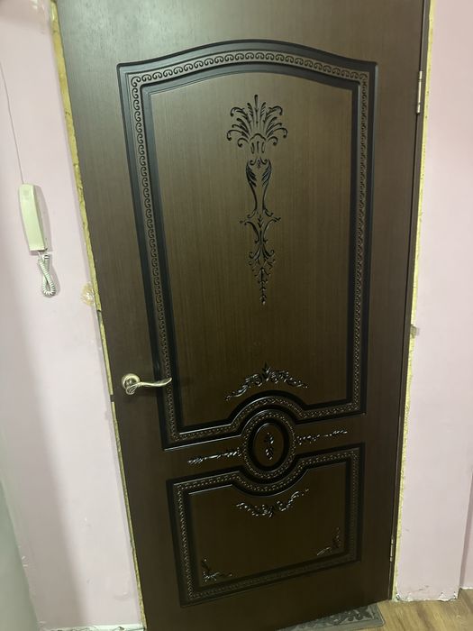 Деверянная дверь