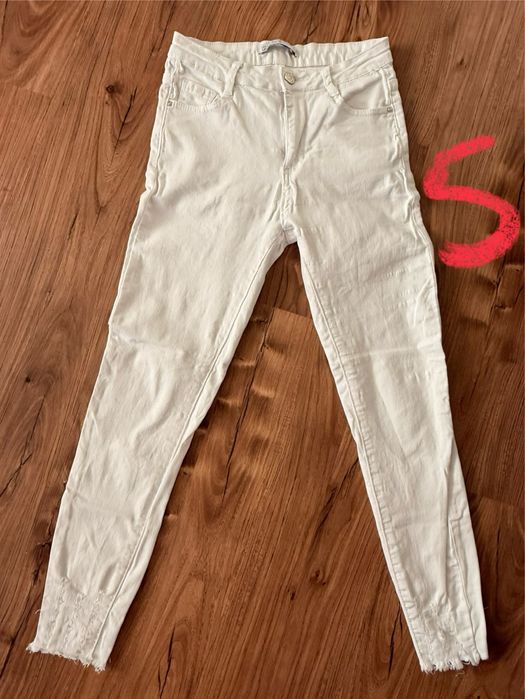 Pantaloni fete, 30 lei o pereche