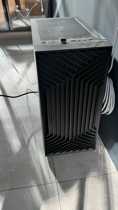 Компьютер в полной комплектации.