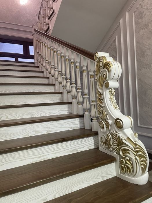 Keng turdagi Zina yogochlari