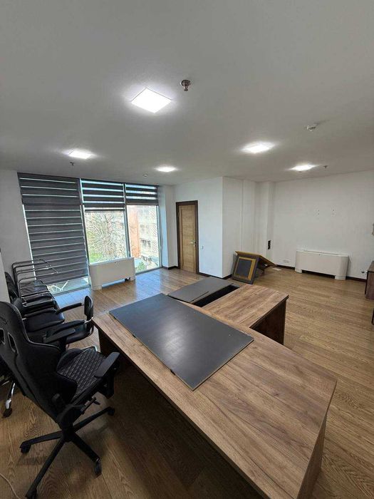 Сдаётся офис в БЦ UzOman Юнусабадский район R25