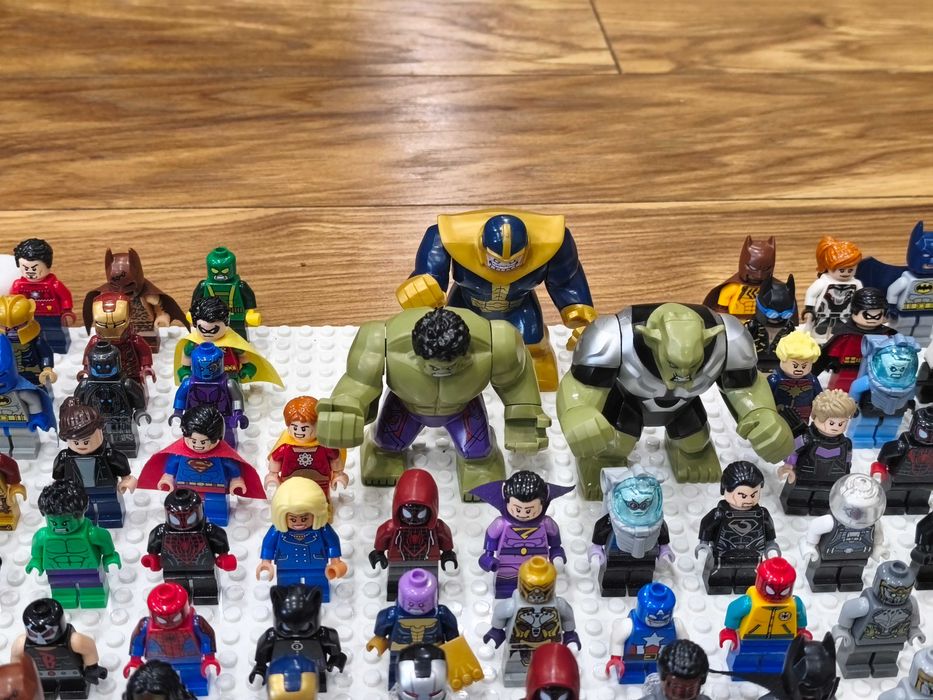 LEGO мини фигурки - Марвел и ДиСи