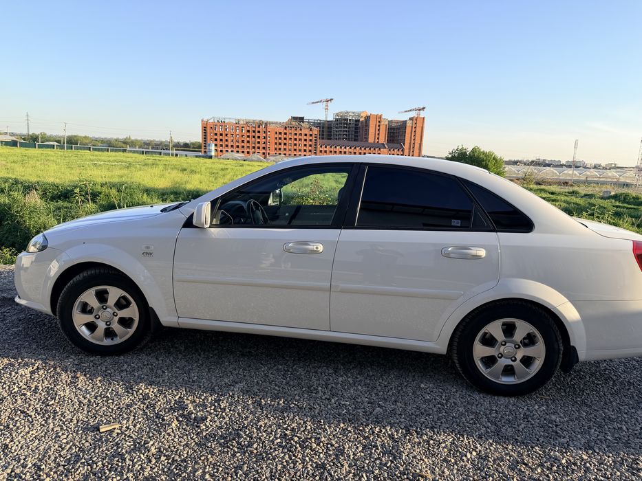 Chevrolet Gentra 3 позиция с люком