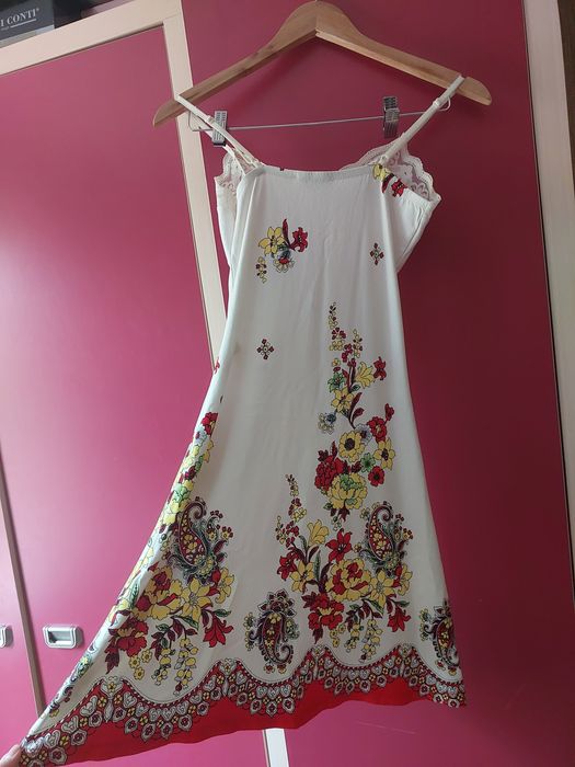 Белое летнее платье