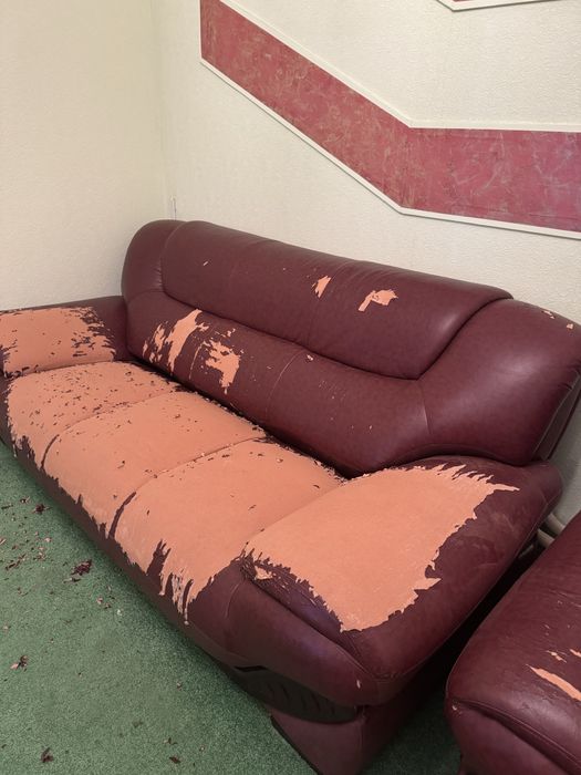 Диван и кресло самовывоз