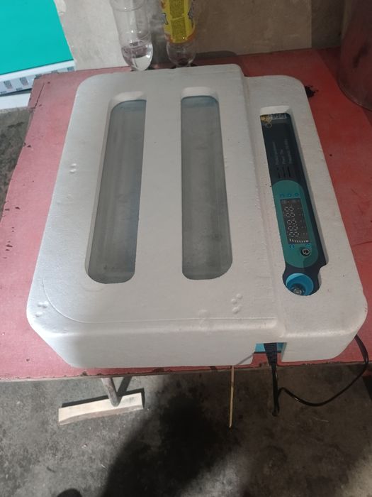 Продам инкубатор почти новый