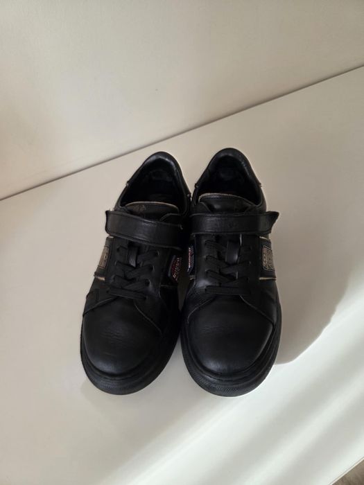 Детски спортни обувки