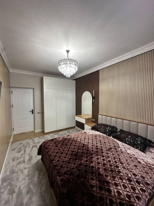 Сдаю! НОВАЯ 4-ком кв около метро  Миллий бог