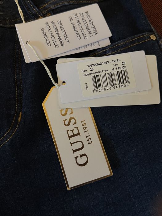 Джинсы новые “GUESS”