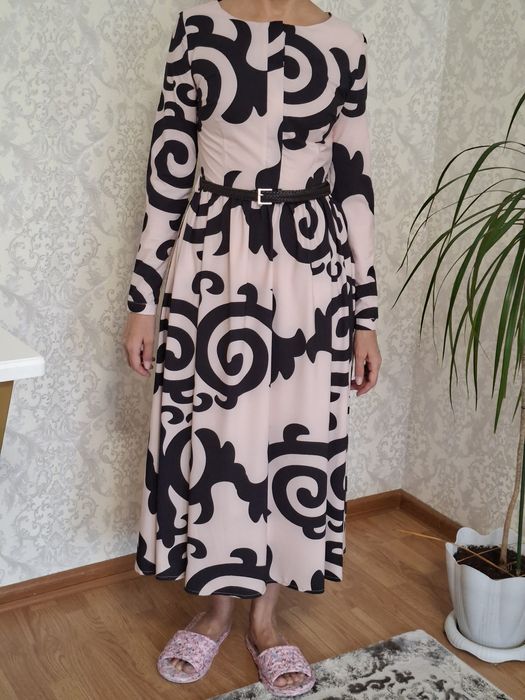 Продаю платья в отличном состояний