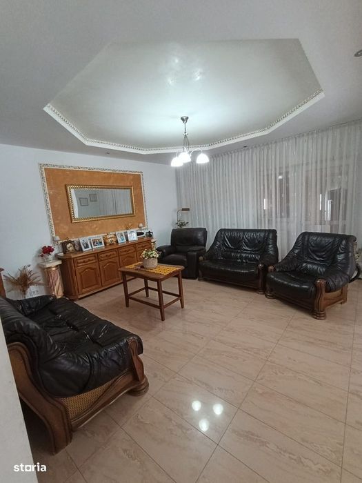 Casa 7 Camere 3 bai zona Fratelia Musicescu 430.000 euro
