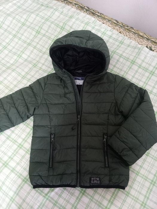 Продам куртки на мальчика