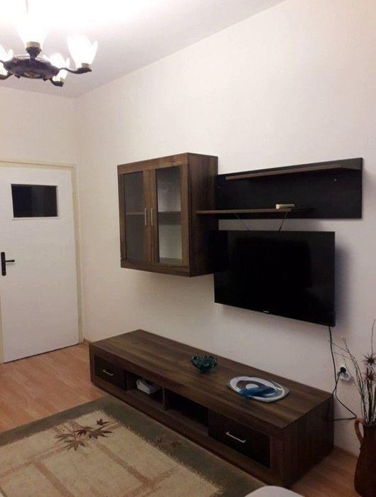 Дава се под наем Тристаен апартамент в София, Център - 70 кв.м за 846.6 € - Снимка #1