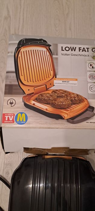 Vând electric grill nou