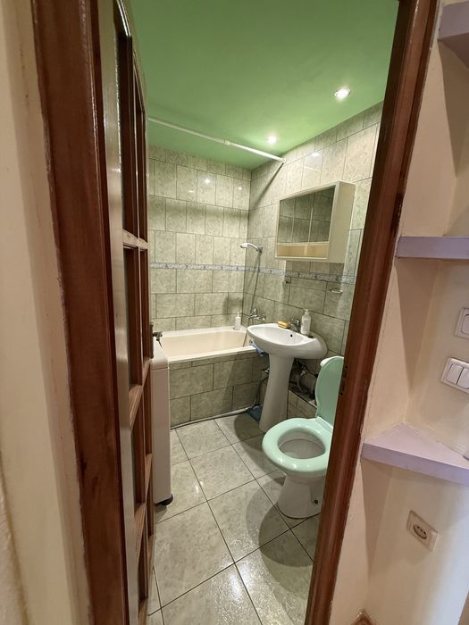 Închiriez garsonieră