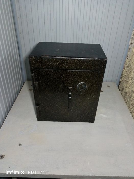 Temir seyf oʻlchamlari 50x30x20