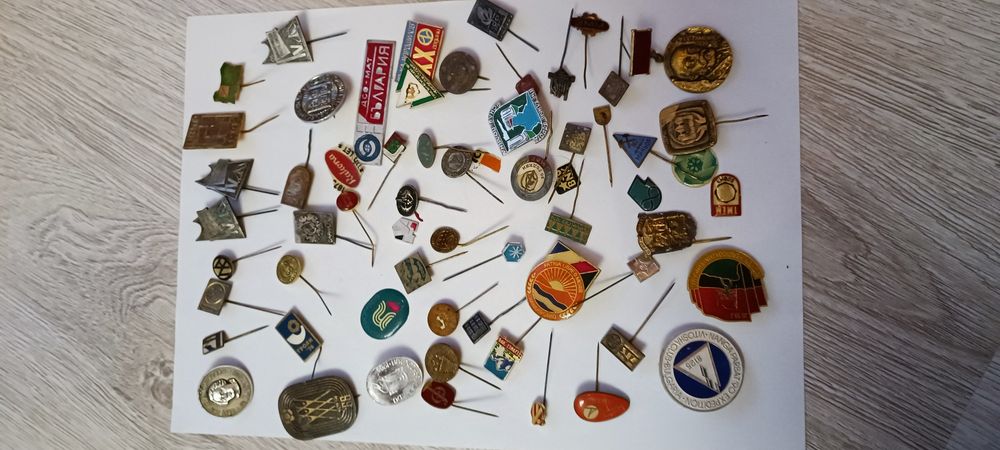 Значки от едно време с колекционерска стойност