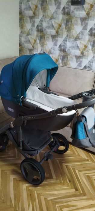 Бебешка количка със зимен и летен кош