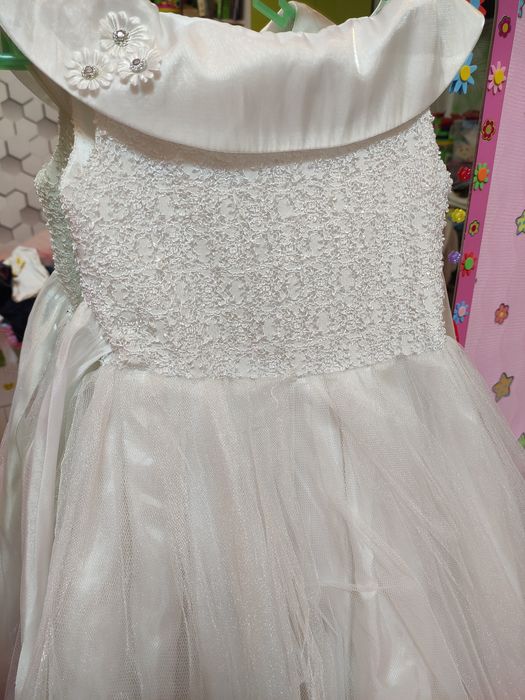 Продам 2 платья за 5000