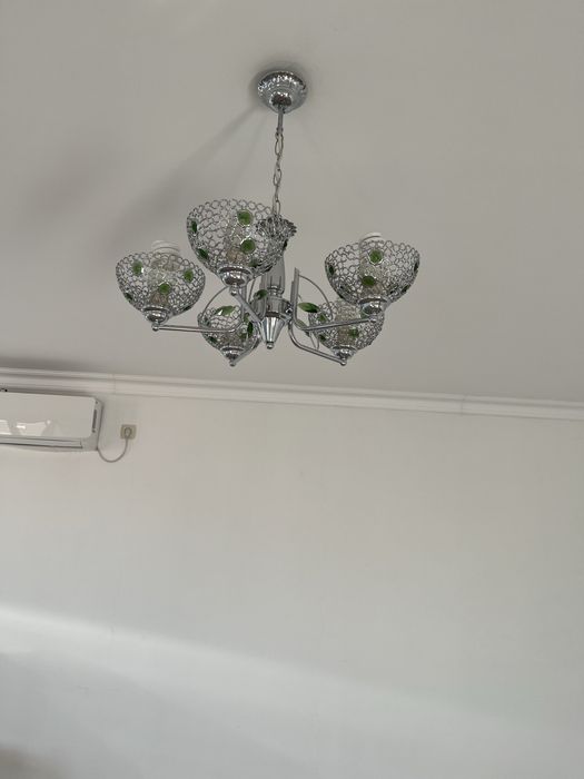 Люстры пяти и шести рожковые