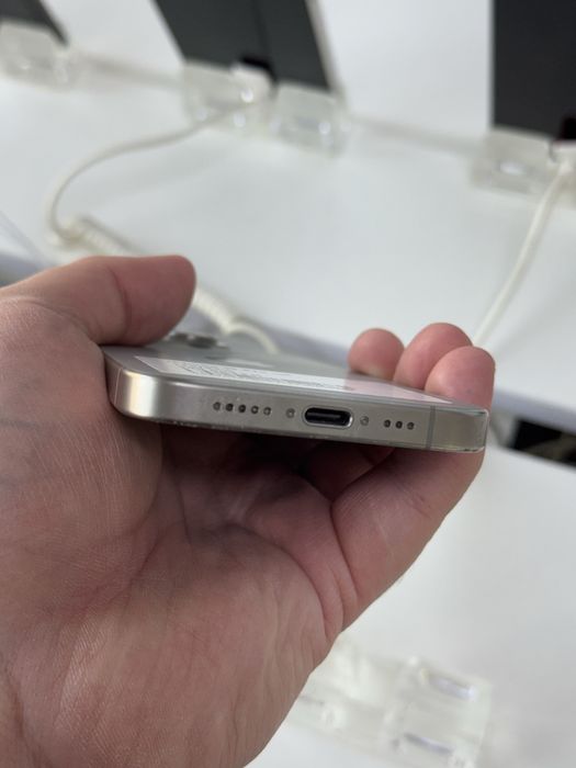 Айфон 15про 128гб 83%