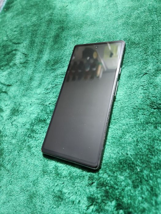 Google pixel 6 a tel bor 6 ozu 128 gb xotira zo'r ishlaydi