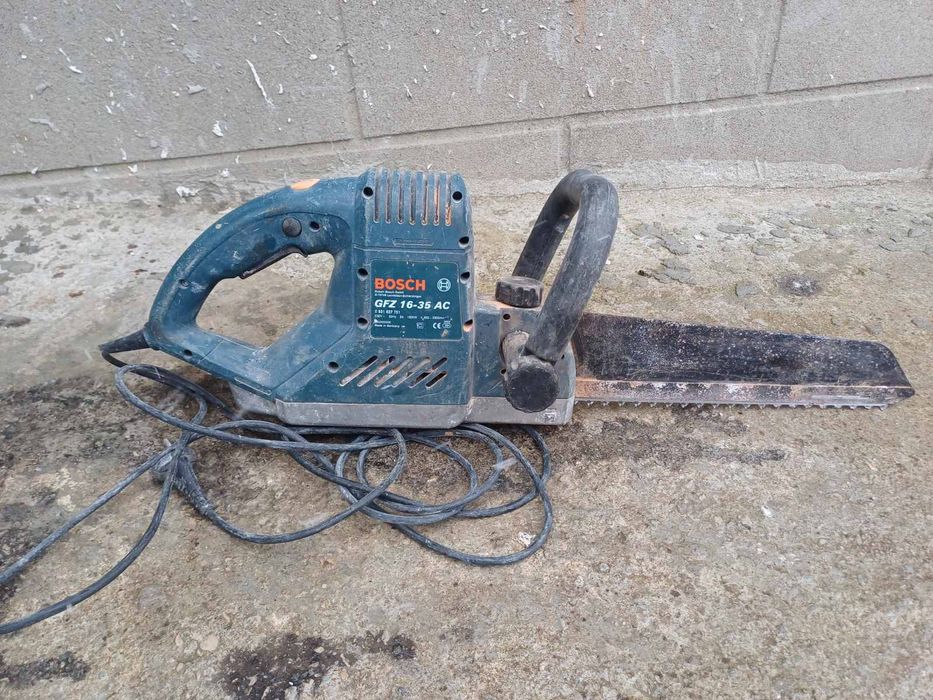 Тандемен трион de Walt и Bosch