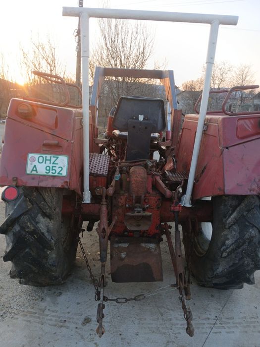 Tractor cu încărcător frontal 60 cp 4cilindri Renault 3700 euro