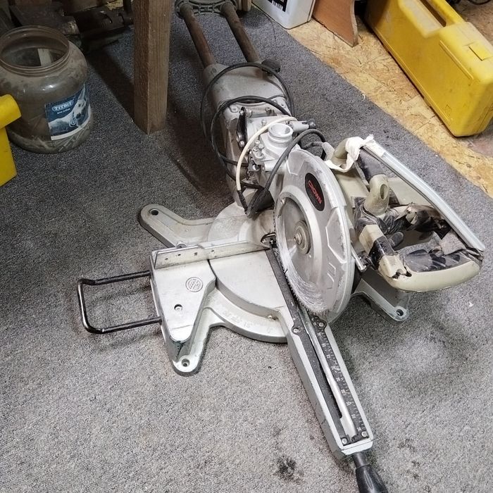 Торцовочная пила crown